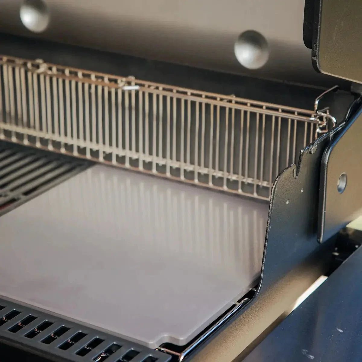 weber-crafted-glazed-baking-stone-pizza-stones-1173989718.jpg